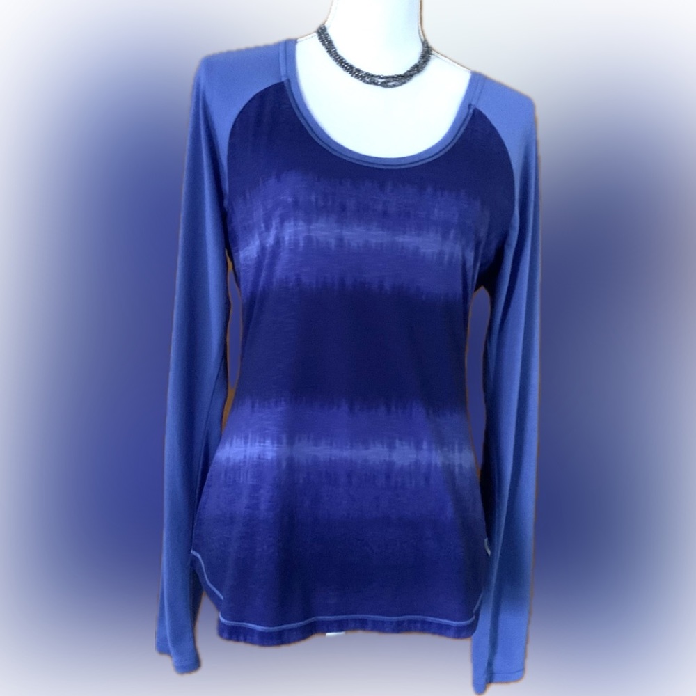 Mountain Hardware long sleeve scoop neck shirt